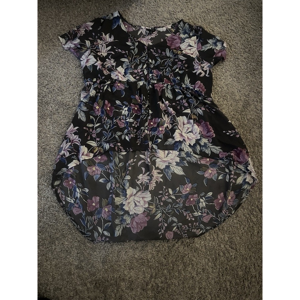 Torrid babydoll Chiffon Tunic Button Down Blouse Floral Size 2 Hi Low Summer